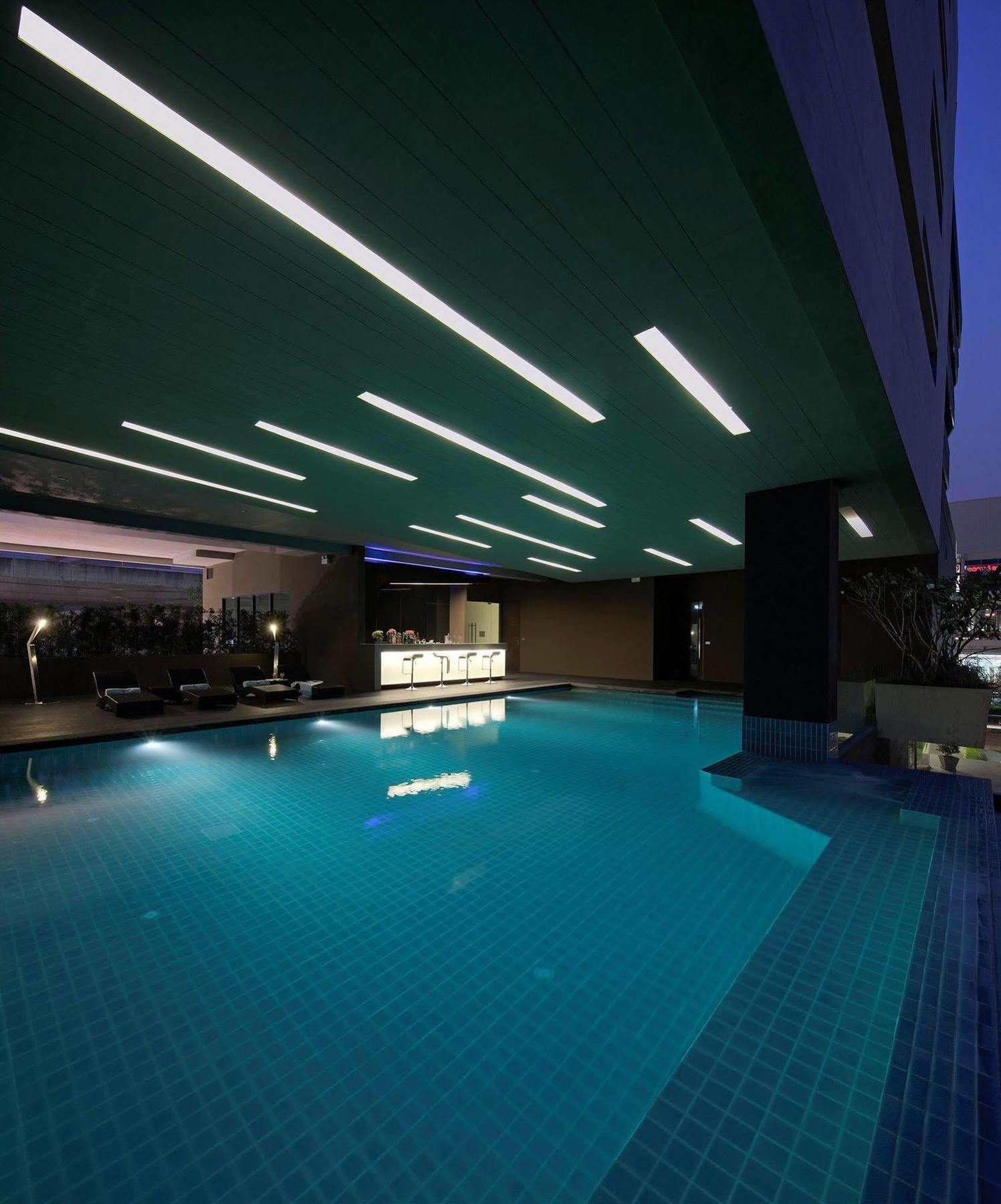 โรงแรม ไนน์ ฟอร์ตี้ วัน กรุงเทพมหานคร ภายนอก รูปภาพ
